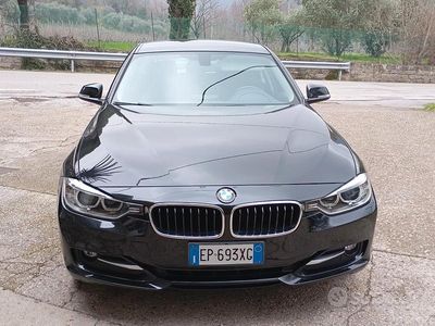 Usata BMW 318 Sport Line 143 CV (105 kW) 2013 Nero Station wagon