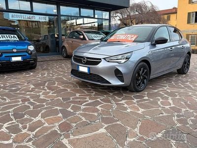 Usata Opel Corsa Design & Tech 100 CV (73 kW) 2022 Grigio Utilitaria