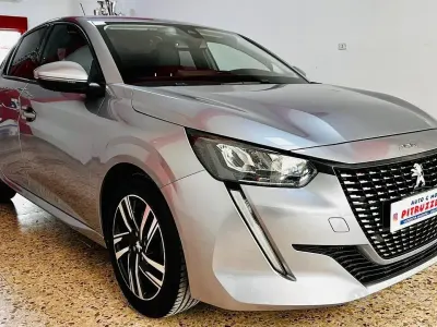 Usata Peugeot 208 Allure 101 CV (74 kW) 2021 Grigio Utilitaria