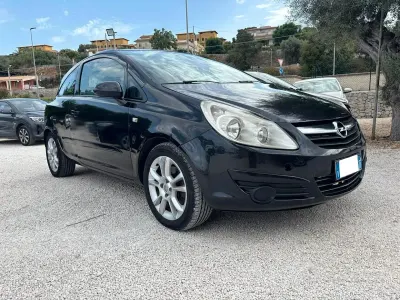 Usata Opel Corsa 90 CV (66 kW) 2008 Nero Utilitaria