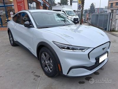 Usata Ford Mustang Standard Range 269 CV (197 kW) 2023 Bianco Station wagon