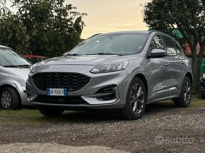Usata Ford Kuga 120 CV (88 kW) 2022 Grigio SUV
