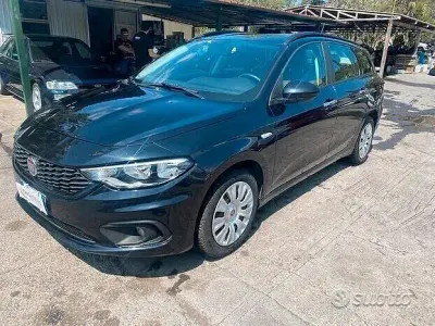 Usata Fiat Tipo Wagon 120 CV (88 kW) 2018 Nero Station wagon