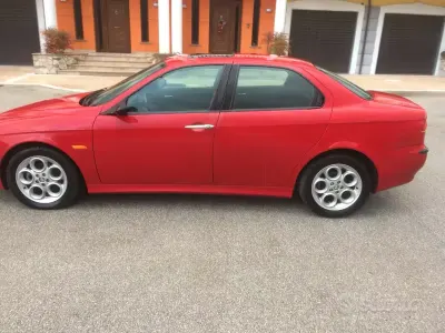 Usata Alfa Romeo 156 144 CV (105 kW) 2000 Rosso Berlina