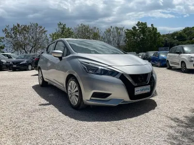 Usado Nissan Micra 87 HP (63 kW) 2021 Cinzento Citadino