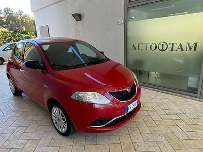 Usata Lancia Ypsilon Silver 95 CV (69 kW) 2018 Rosso Utilitaria