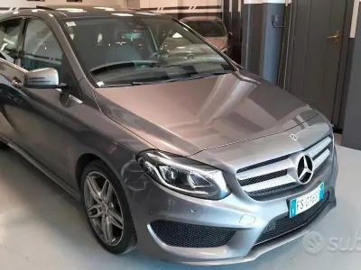 Käytetty Mercedes B200 Premium 136 HP (100 kW) 2018 Harmaa Tila-auto