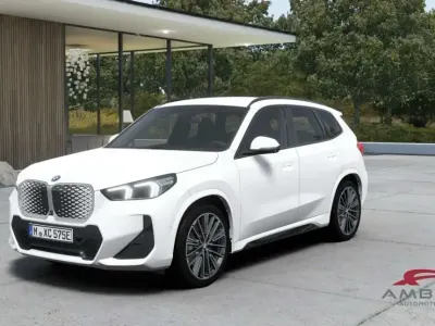 Nuova BMW iX1 M Sport 150 kW (204 CV) 2026 Alpin white pastello SUV