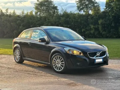 Usata Volvo C30 109 CV (80 kW) 2010 Nero Utilitaria