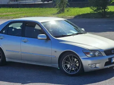 Usata Lexus IS200 155 CV (114 kW) 2002 Berlina