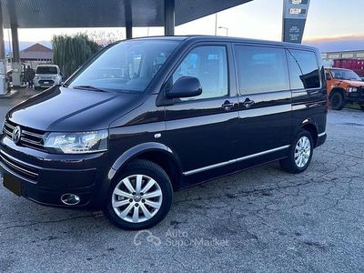 Begagnad VW Multivan Comfortline 179 HK (131 kW) 2012 Svart Minibuss