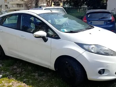 Usata Ford Fiesta 68 CV (50 kW) 2009 Bianco Berlina