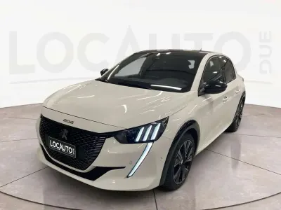 Usata Peugeot 208 GT 101 CV (74 kW) 2023 Bianco Utilitaria
