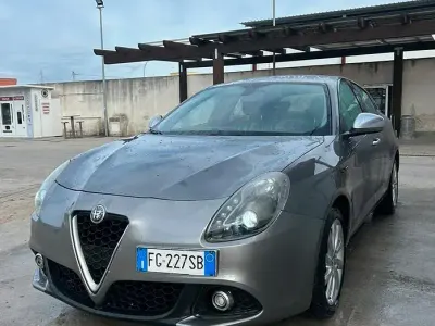 Usata Alfa Romeo Giulietta 120 CV (88 kW) 2016 Grigio Utilitaria