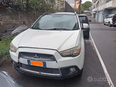 Begagnad Mitsubishi ASX 150 HK (110 kW) 2010 Vit SUV