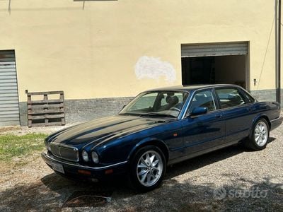 Usata Jaguar XJ6 211 CV (155 kW) 1995 Verde Berlina