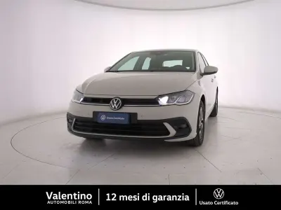 Usata VW Polo Life 95 CV (69 kW) 2023 Grigio Utilitaria