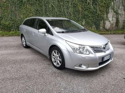 Usata Toyota Avensis Executive 150 CV (110 kW) 2010 Grigio Station wagon