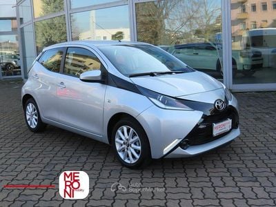 Usata Toyota Aygo X-cite 69 CV (50 kW) 2018 Argento Utilitaria