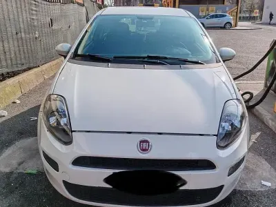 Usata Fiat Grande Punto 65 CV (47 kW) 2013 Bianco Utilitaria