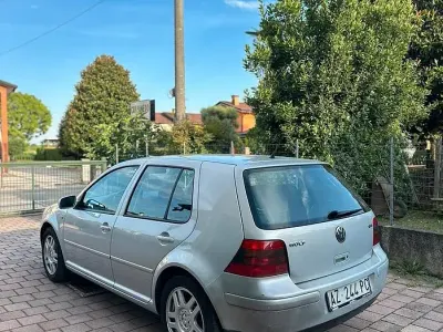 Usata VW Golf IV GTI 150 CV (110 kW) 1998 Grigio Utilitaria