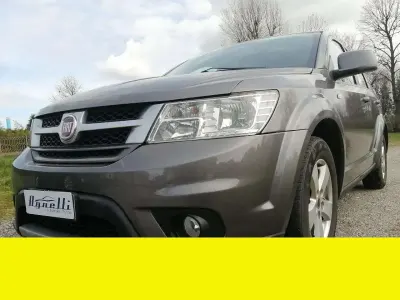 Usata Fiat Freemont Lounge 140 CV (102 kW) 2011 Grigio SUV