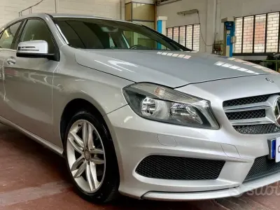 Occasion Mercedes A180 122 ch (89 kW) 2015 Gris Berline