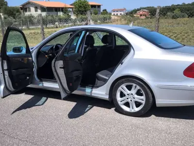 Usata Mercedes E280 Avantgarde 190 CV (139 kW) 2007 Argento Berlina