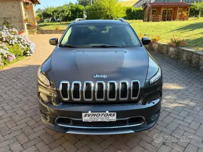Usata Jeep Cherokee 170 CV (125 kW) 2016 Grigio SUV