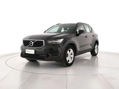 Usata Volvo XC40 Momentum 129 CV (94 kW) 2022 Nero SUV
