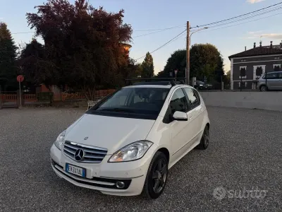 Usata Mercedes A160 Elegance 95 CV (69 kW) 2011 Bianco Utilitaria