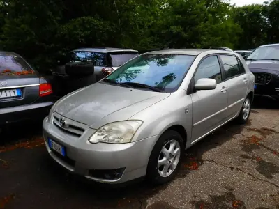 Usata Toyota Corolla 90 CV (66 kW) 2007 Argento Berlina