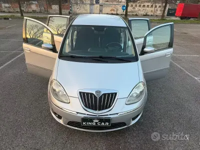 Usata Lancia Musa 95 CV (69 kW) 2007 Grigio Monovolume