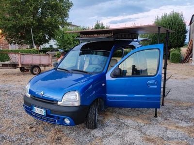 Usata Renault Kangoo 64 CV (47 kW) 2000 Blu Monovolume