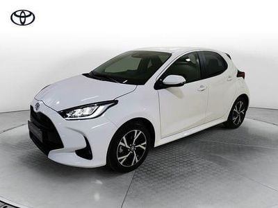 Nuova Toyota Yaris Hybrid Trend 116 CV (85 kW) 2026 Bianco Berlina