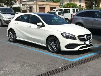 Usata Mercedes A180 Premium 109 CV (80 kW) 2017 Berlina
