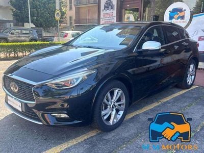 Infiniti Q30