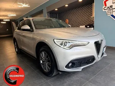Käytetty Alfa Romeo Stelvio Business 190 HP (139 kW) 2021 Harmaa Katumaasturi