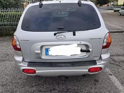 Usata Hyundai Santa Fe 112 CV (82 kW) 2002 Grigio SUV