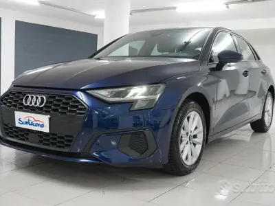 Usado Audi A3 Business 116 CV (85 kW) 2023 Azul Berlina