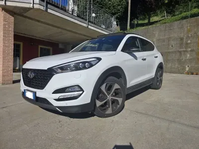 Usata Hyundai Tucson Xpossible 136 CV (100 kW) 2016 Bianco SUV