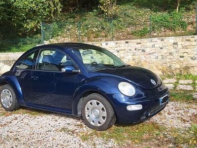 Usata VW New Beetle 102 CV (75 kW) 2005 Blu Utilitaria