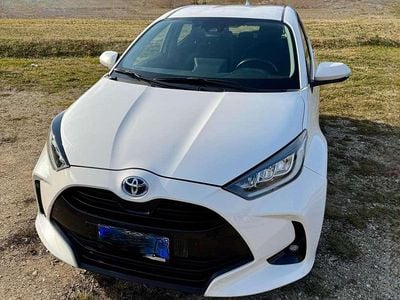 Usata Toyota Yaris Hybrid Trend 92 CV (67 kW) 2022 Bianco Berlina