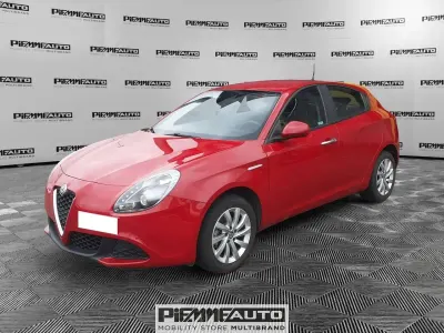 Usata Alfa Romeo Giulietta Super 120 CV (88 kW) 2017 Rosso Utilitaria