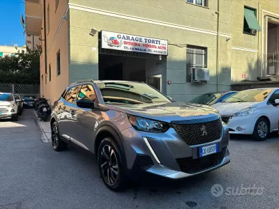 Usata Peugeot 2008 Allure 110 CV (80 kW) 2022 Grigio SUV