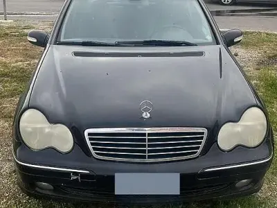 Usata Mercedes C220 150 CV (110 kW) 2004 Bluazzurro Berlina