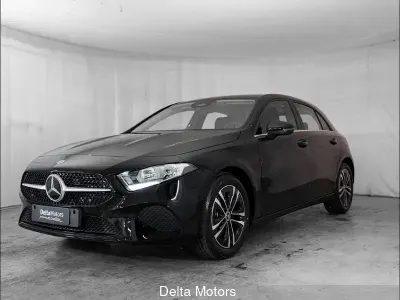 Nuova Mercedes A180 116 CV (85 kW) 2026 Nero Berlina