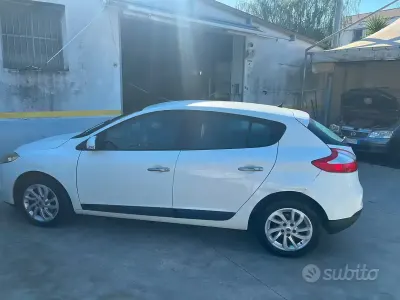 Usata Renault Mégane 100 CV (73 kW) 2009 Bianco Berlina