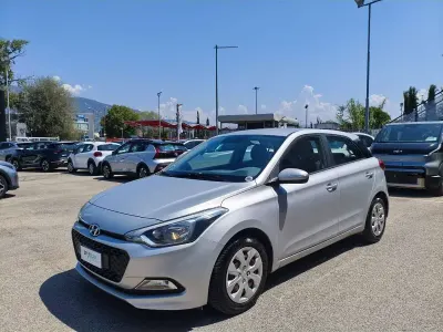 Usata Hyundai i20 Classic 75 CV (55 kW) 2018 Argento Berlina