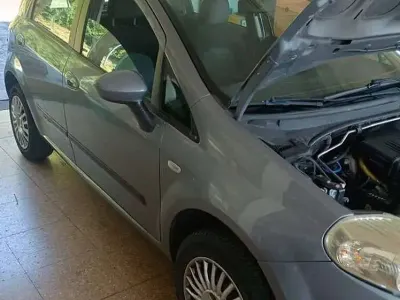 Usata Fiat Grande Punto Active 77 CV (56 kW) 2009 Grigio Utilitaria